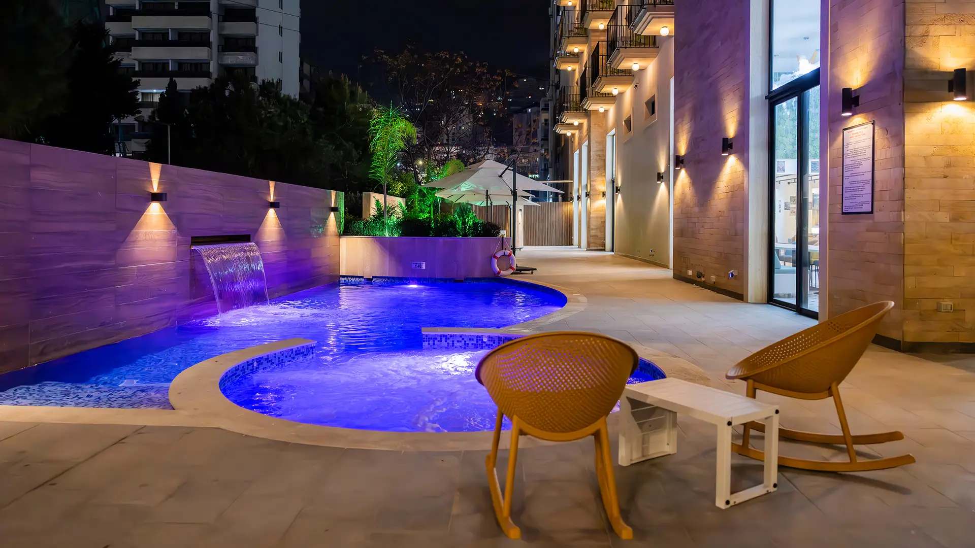 Le Grove Hotel pool
